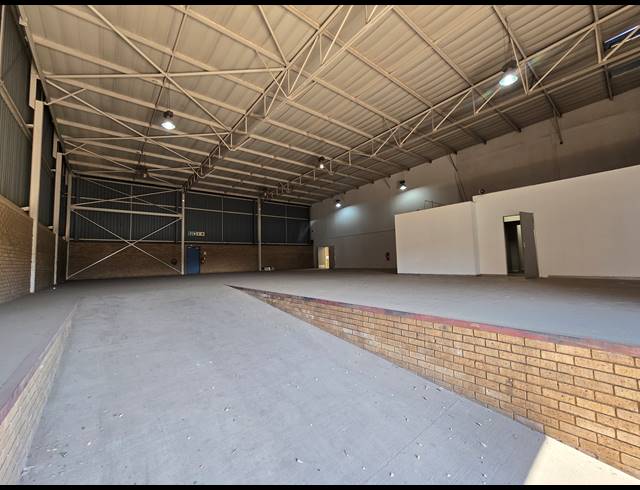 400M² WAREHOUSE TO LET IN MEADOWDALE